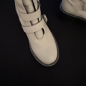 Kenneth Cole Light Cream Colored Combat Boots